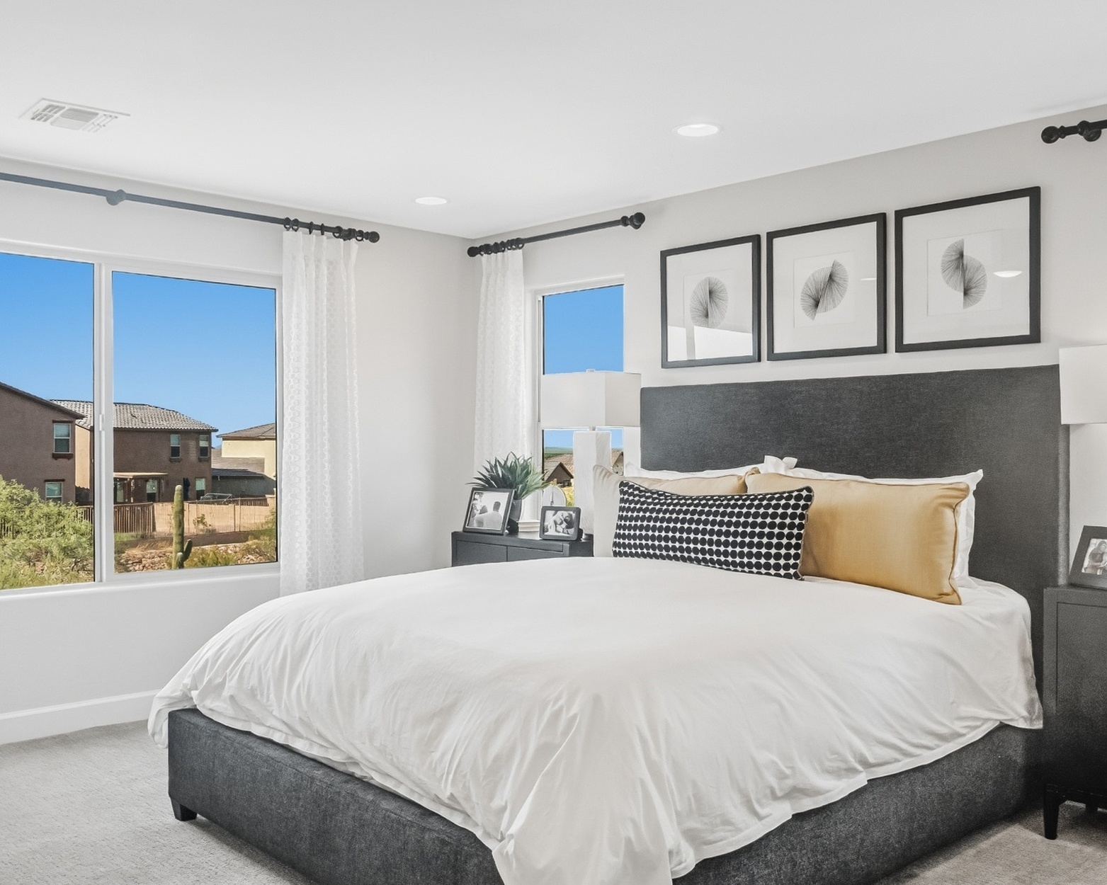 Professional real estate bedroom photo